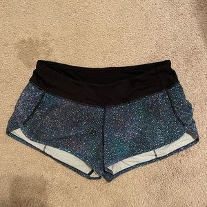 Lululemon Speed Up 2.5” shorts